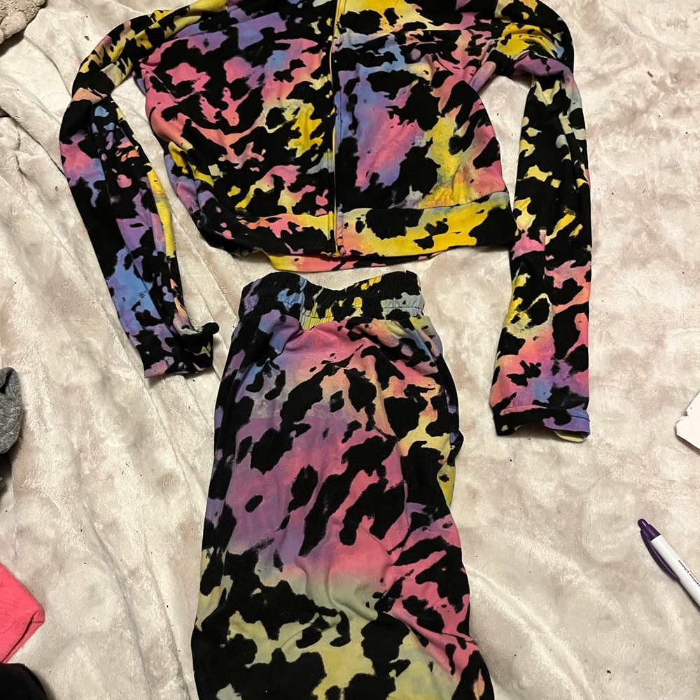 2 piece crop top hoodie and pants outfit